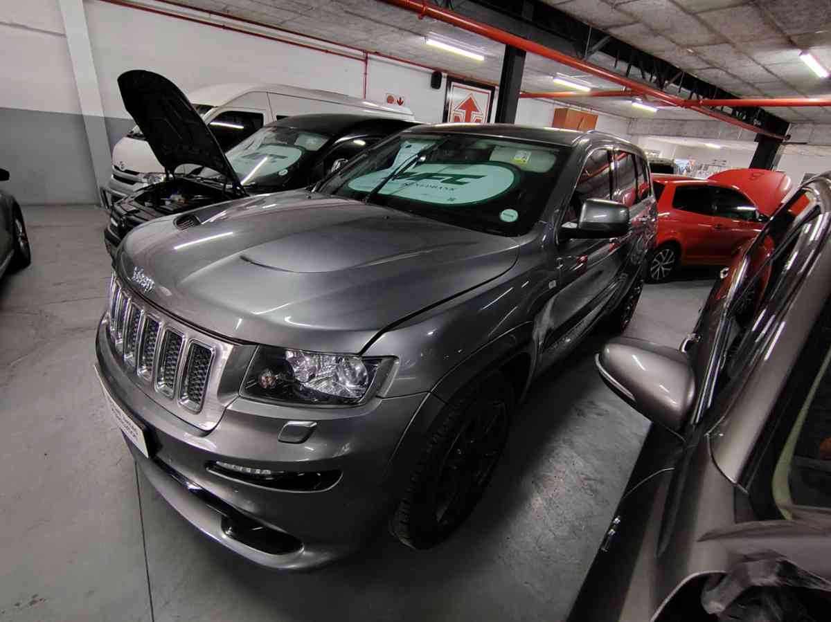 2013 JEEP GRAND CHEROKEE 6.4 SRT