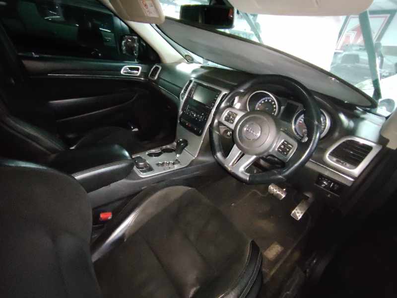 2013 JEEP GRAND CHEROKEE 6.4 SRT thumbnail 2