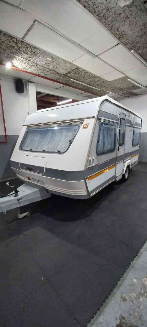 1990 SPRITE SWIFT CARAVAN