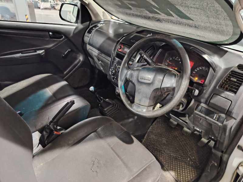 2017 ISUZU KB250D LEED FLEETSIDE P/U S/C thumbnail 3
