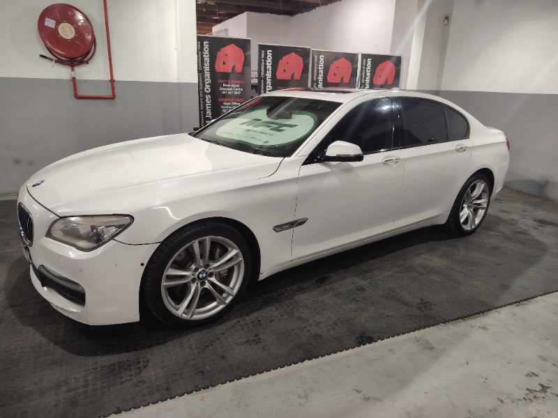 2013 BMW 750i M SPORT (F01) thumbnail 7