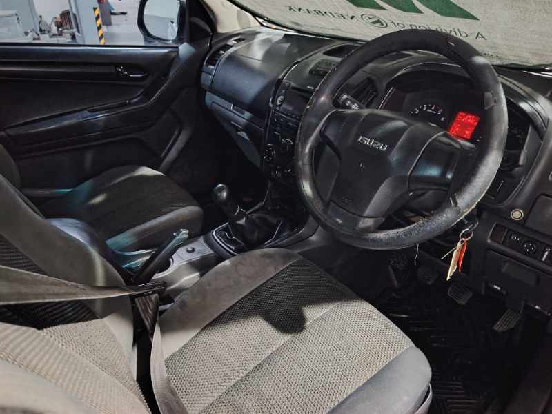 2015 ISUZU KB250 D TEQ LE P/U S/C thumbnail 3