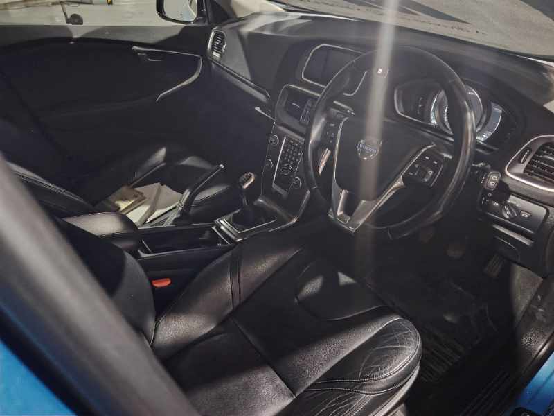 2015 VOLVO V40 T3 EXCEL thumbnail 4