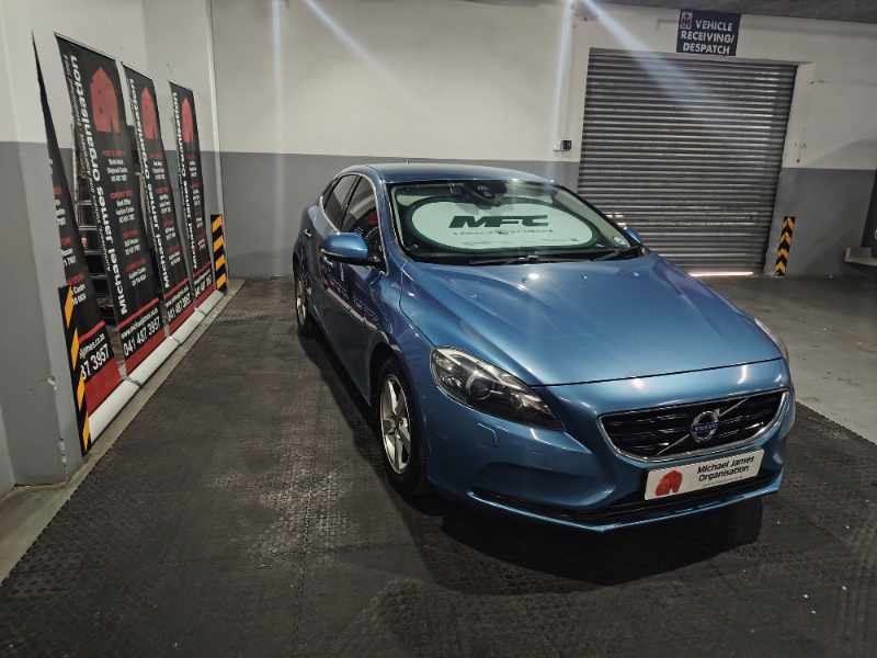 2015 VOLVO V40 T3 EXCEL thumbnail 5