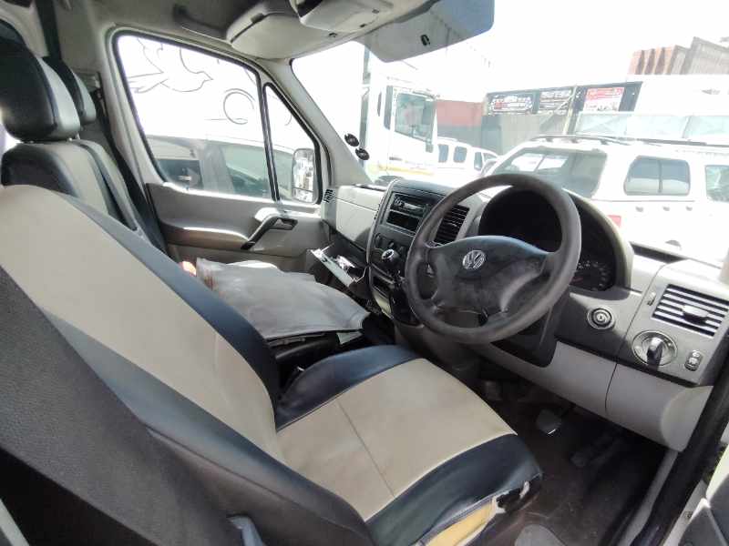 2004 VOLKSWAGEN CRAFTER BUS (23 SEATER) thumbnail 3