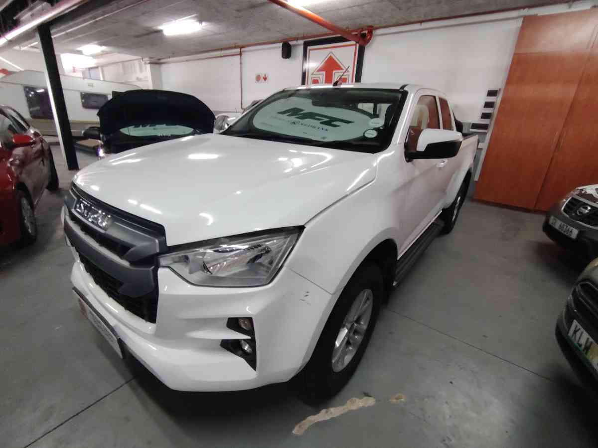 2022 ISUZU D -MAX 1.9 DDI HR LS A/T E/CAB