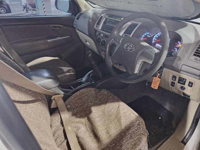 2014 TOYOTA FORTUNER 2.5D-4D R/B thumbnail 4