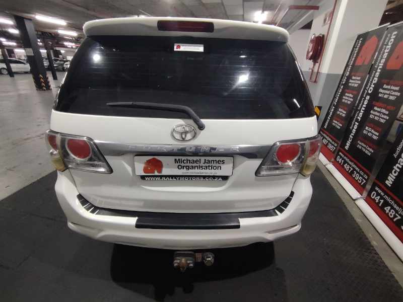 2014 TOYOTA FORTUNER 2.5D-4D R/B thumbnail 6