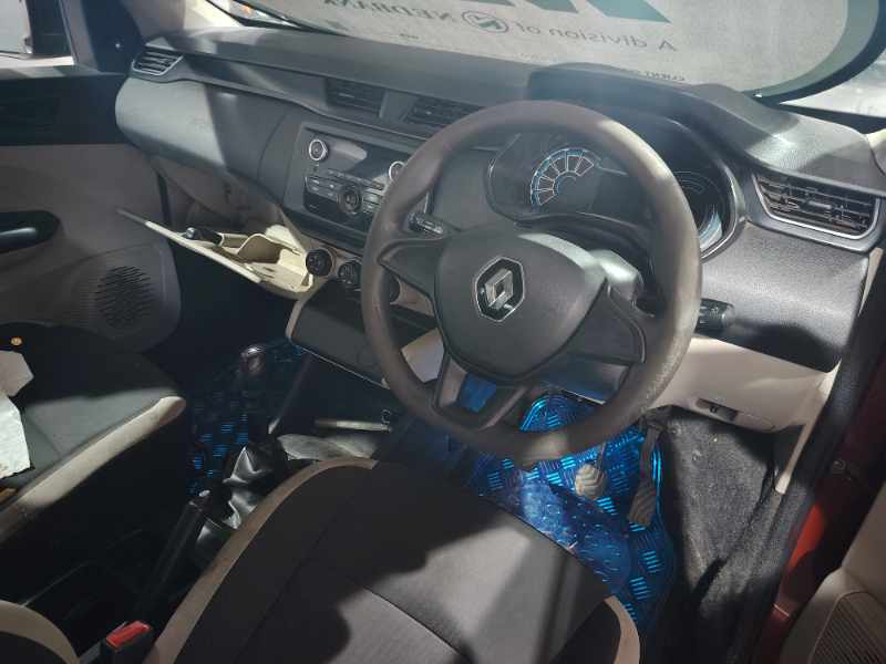 2021 RENAULT TRIBER 1.0 EXPRESSION/LIFE thumbnail 3