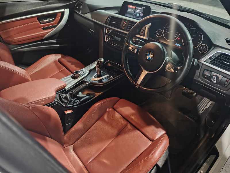 2018 BMW 320i M SPORT A/T (F30) thumbnail 4