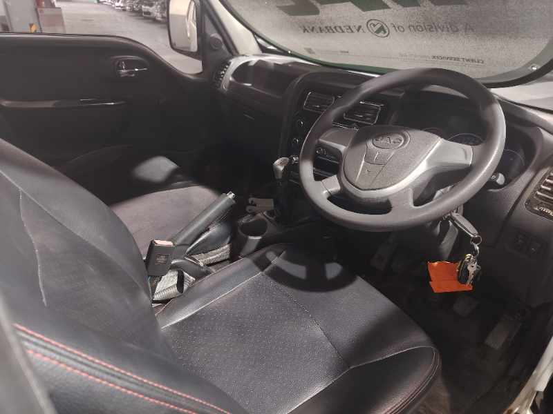 2023 JAC X 200S 2.8 1.5 TON S/C D/S thumbnail 3
