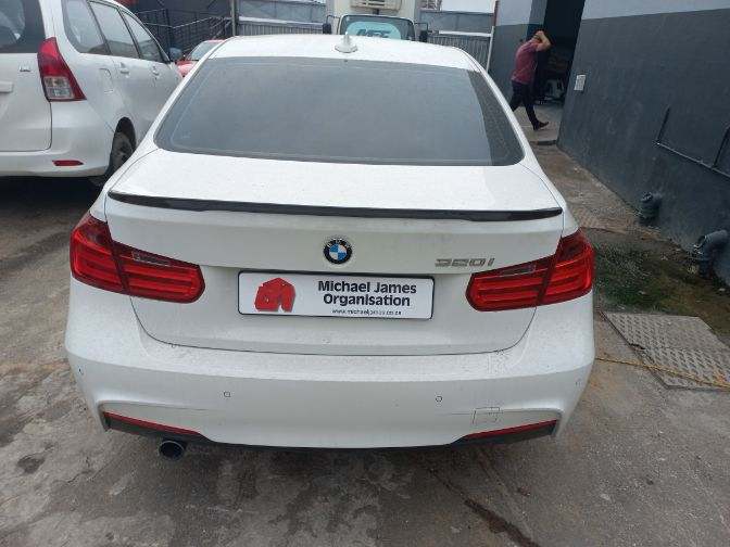 2014 BMW 320i M Sport (F30) thumbnail 4