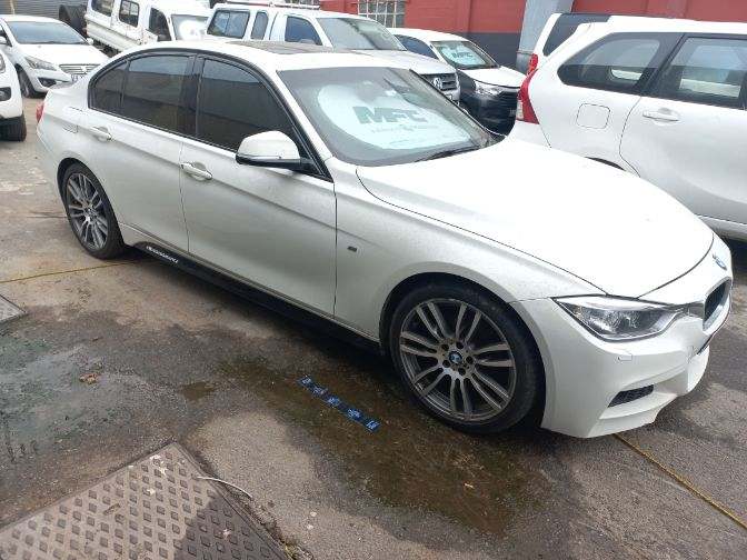 2014 BMW 320i M Sport (F30) thumbnail 5