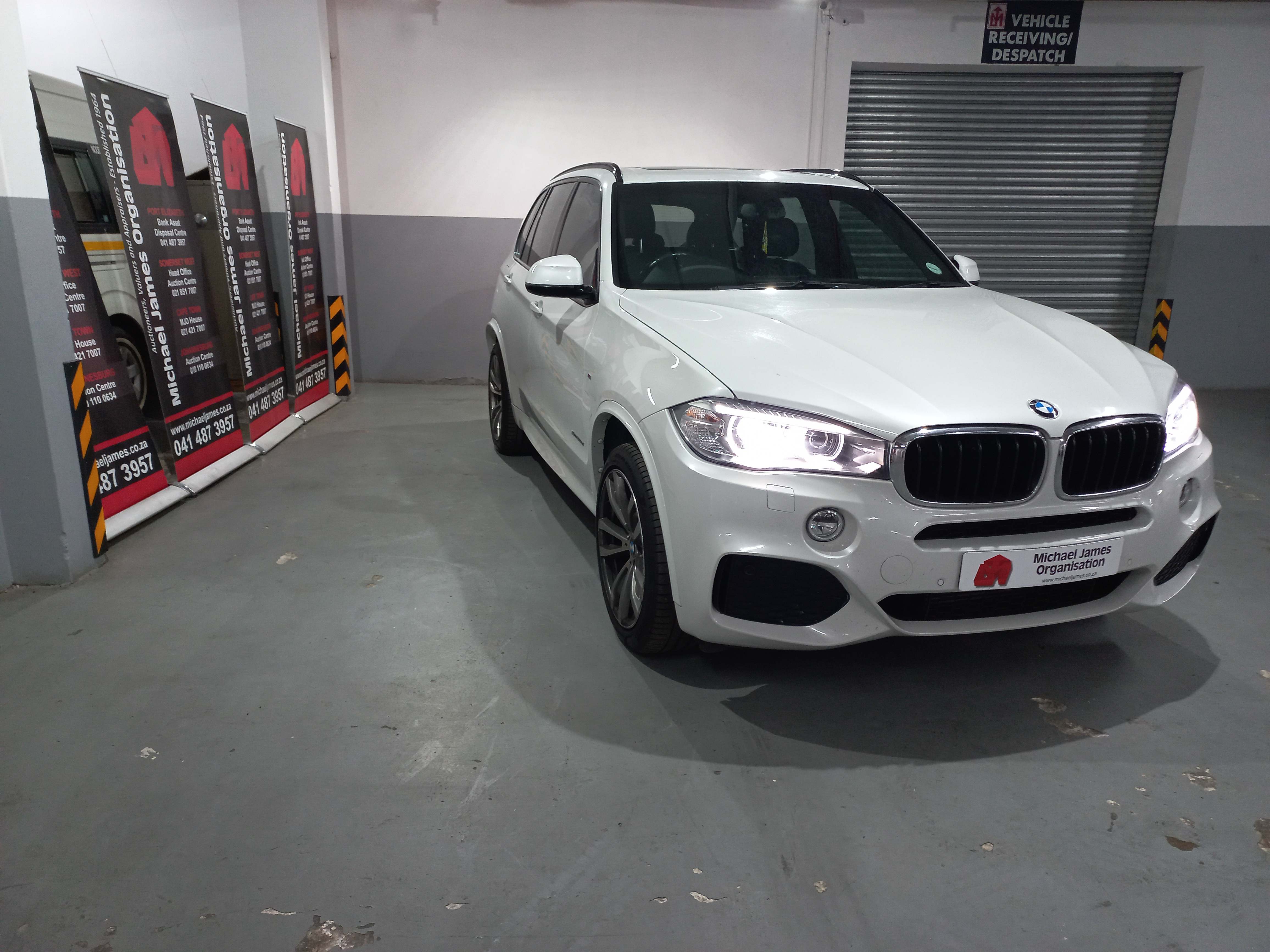 2017 BMW X5 xDrive 30d M-Sport A/T (F15) thumbnail 4