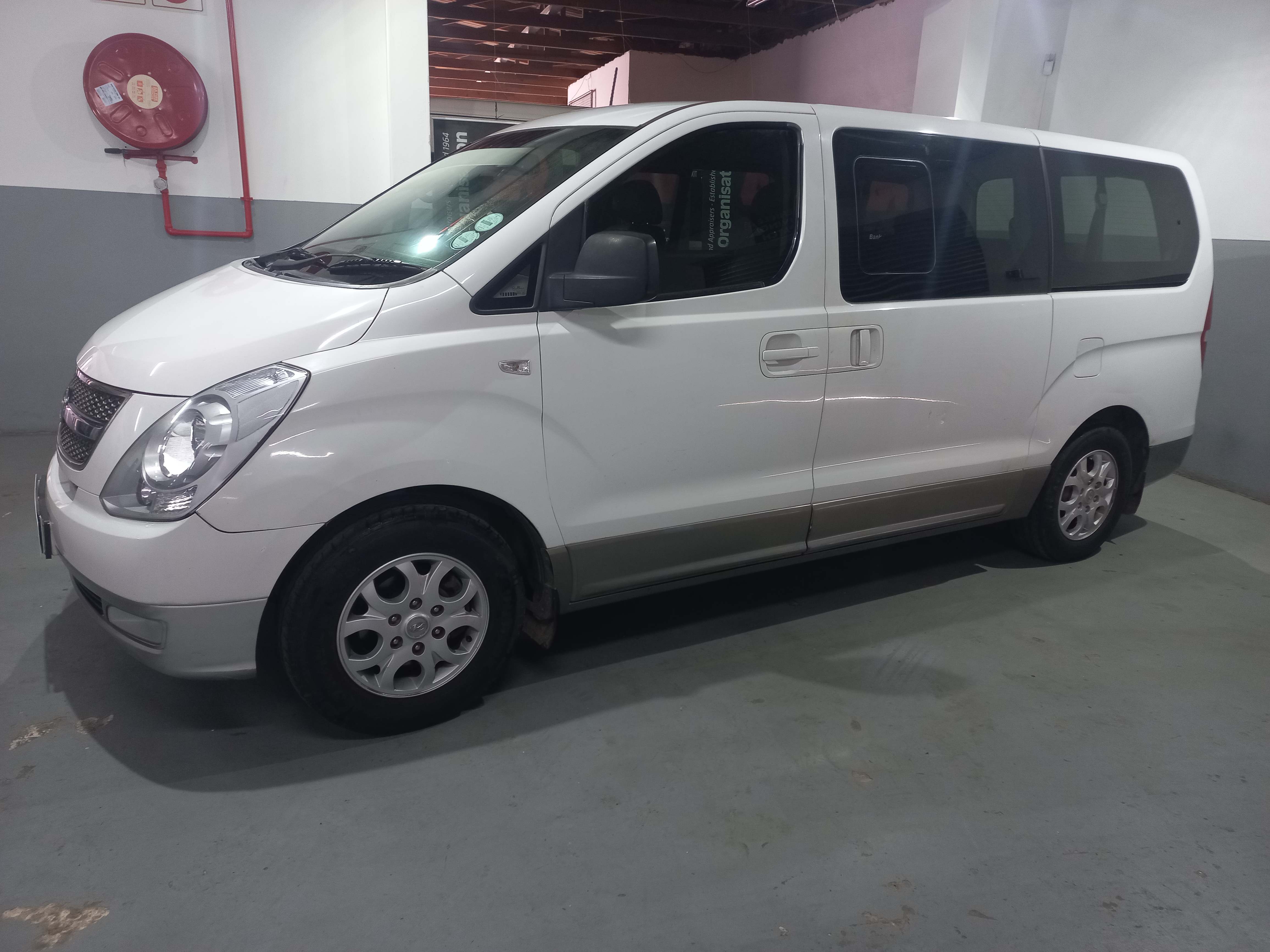 2016 Hyundai H1 GLS 2.4 CVVT Executive thumbnail 3