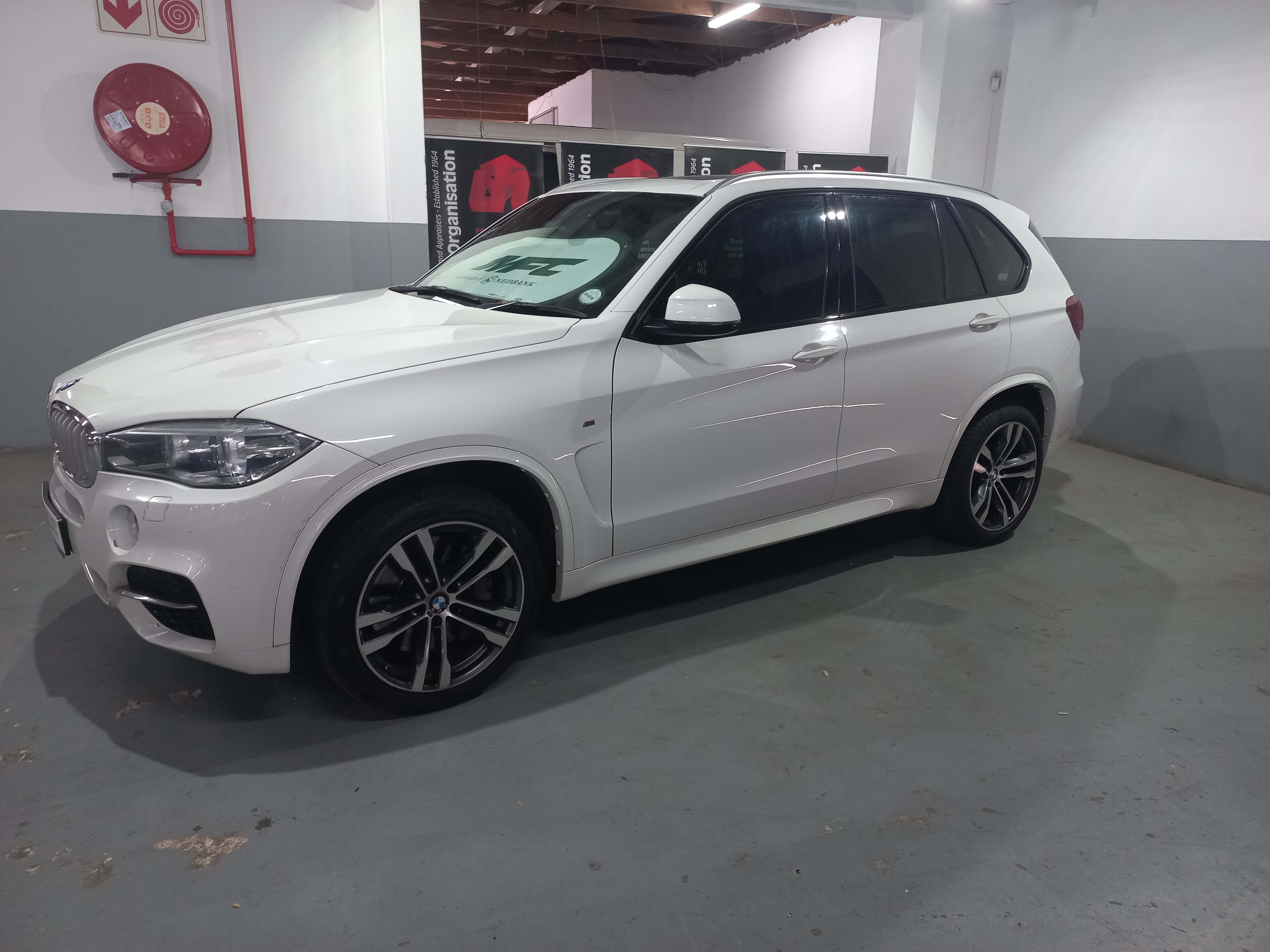 2016 BMW X5 M50d (F15) thumbnail 2