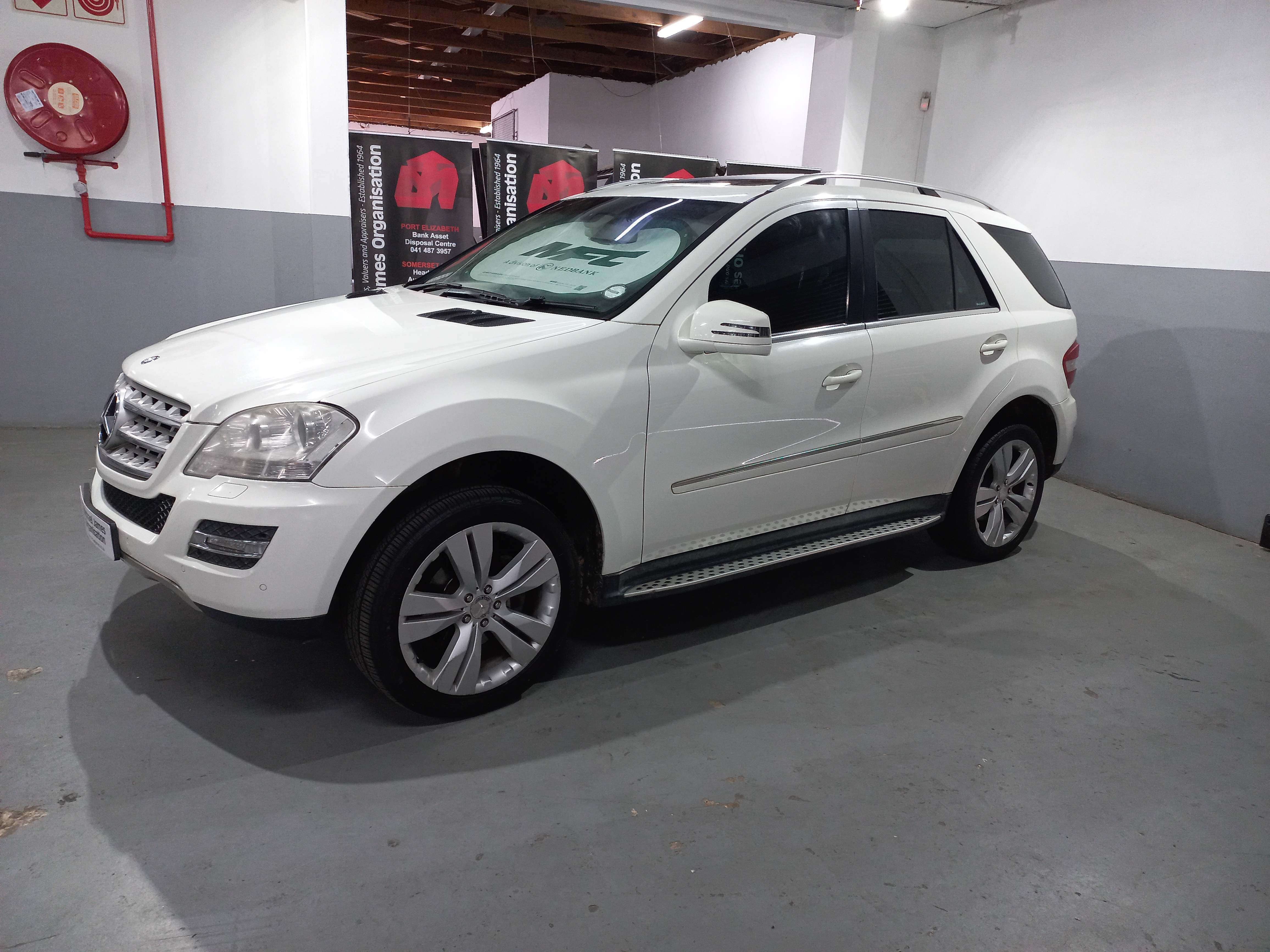 2012 Mercedes-Benz ML350 BE thumbnail 3