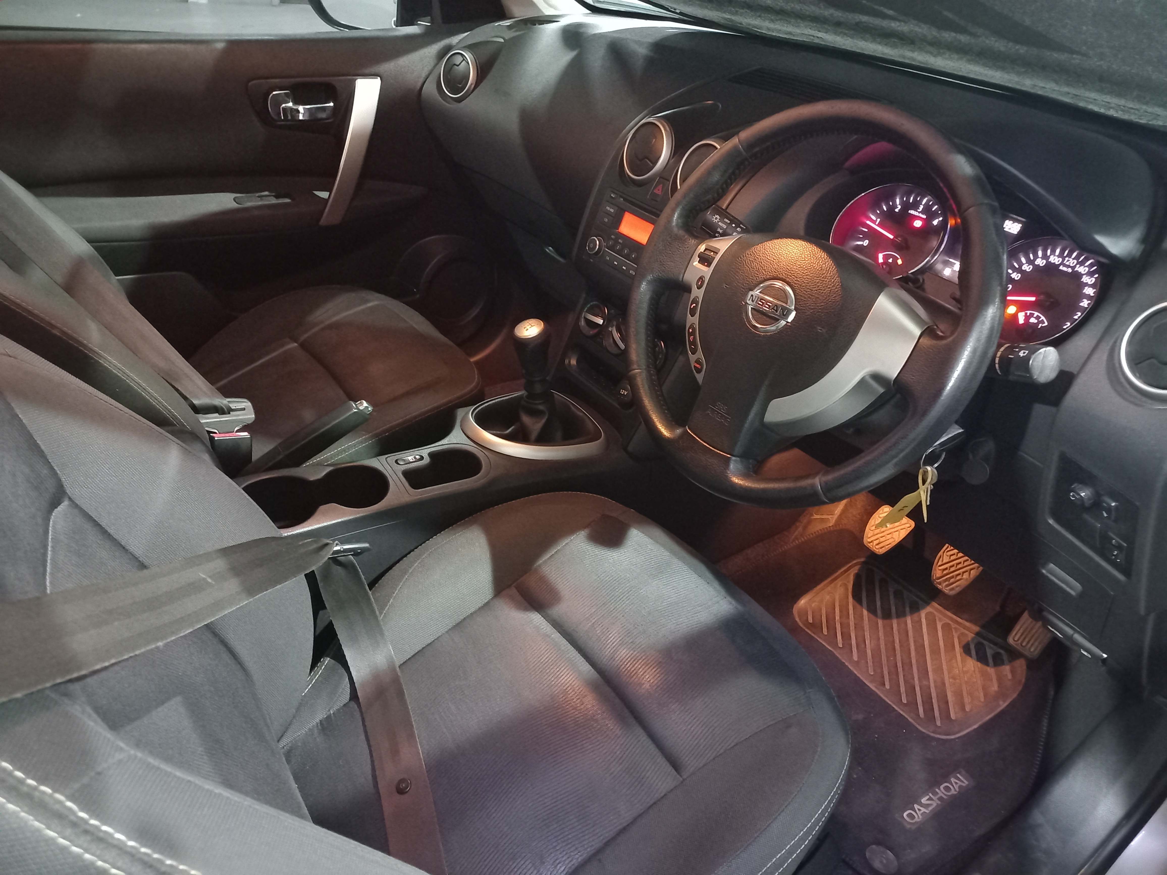 2012 Nissan Qashqai 1.5 DCi Acenta thumbnail 6
