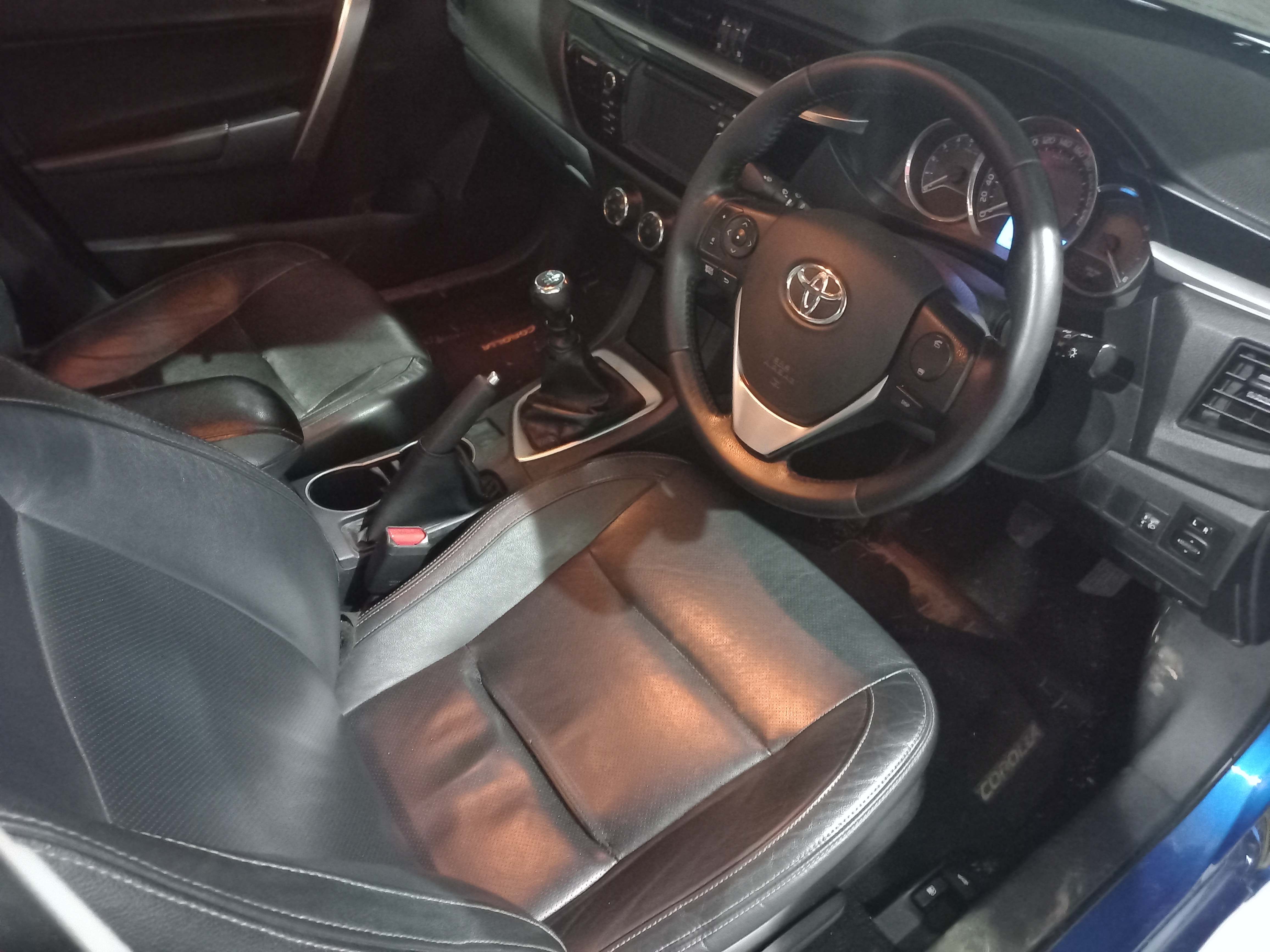 2015 Toyota Corolla 1.4D Prestige thumbnail 6
