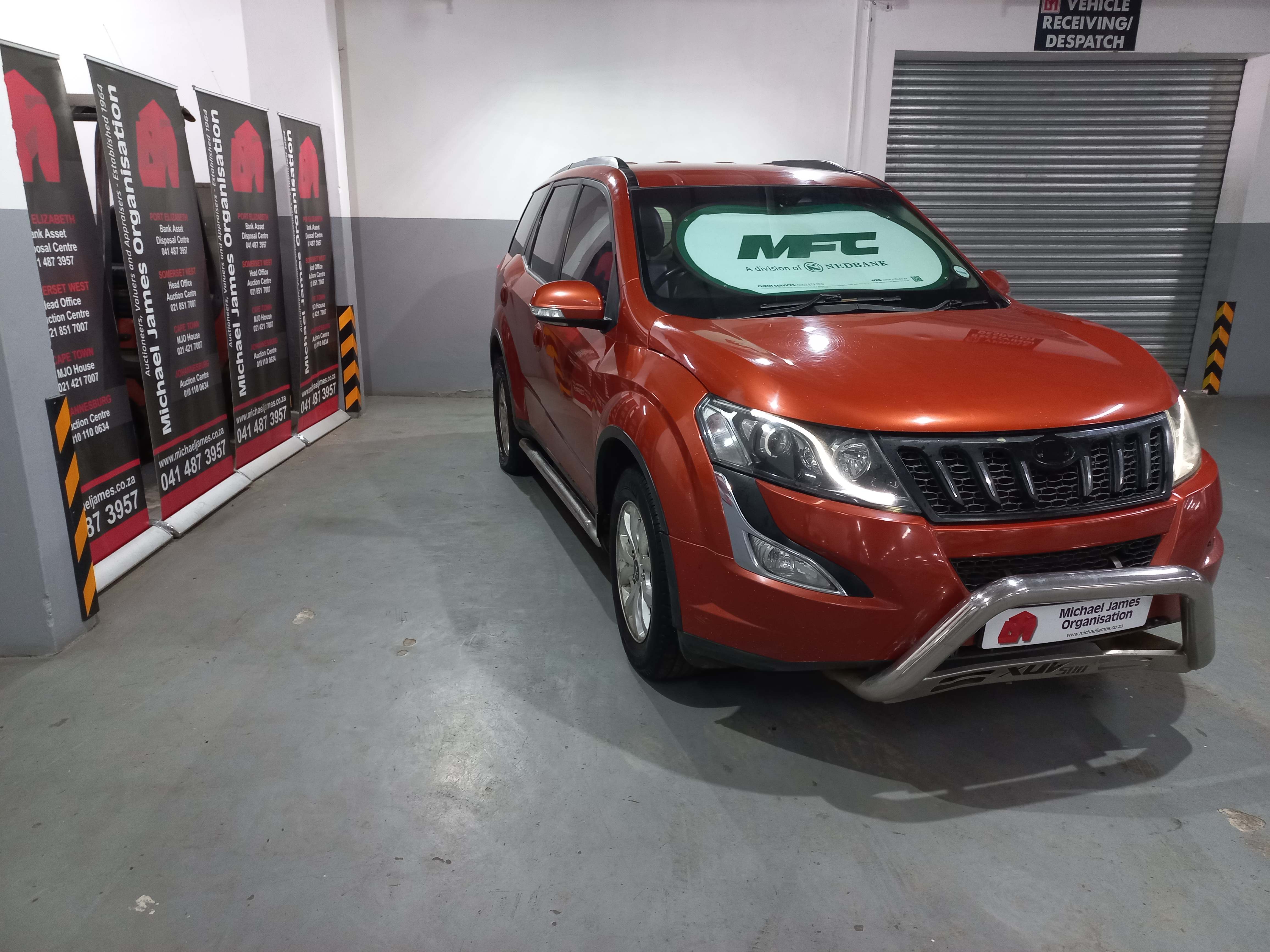2017 Mahindra XUV 500 2.2D MHawk (W8) 7 Seat thumbnail 2