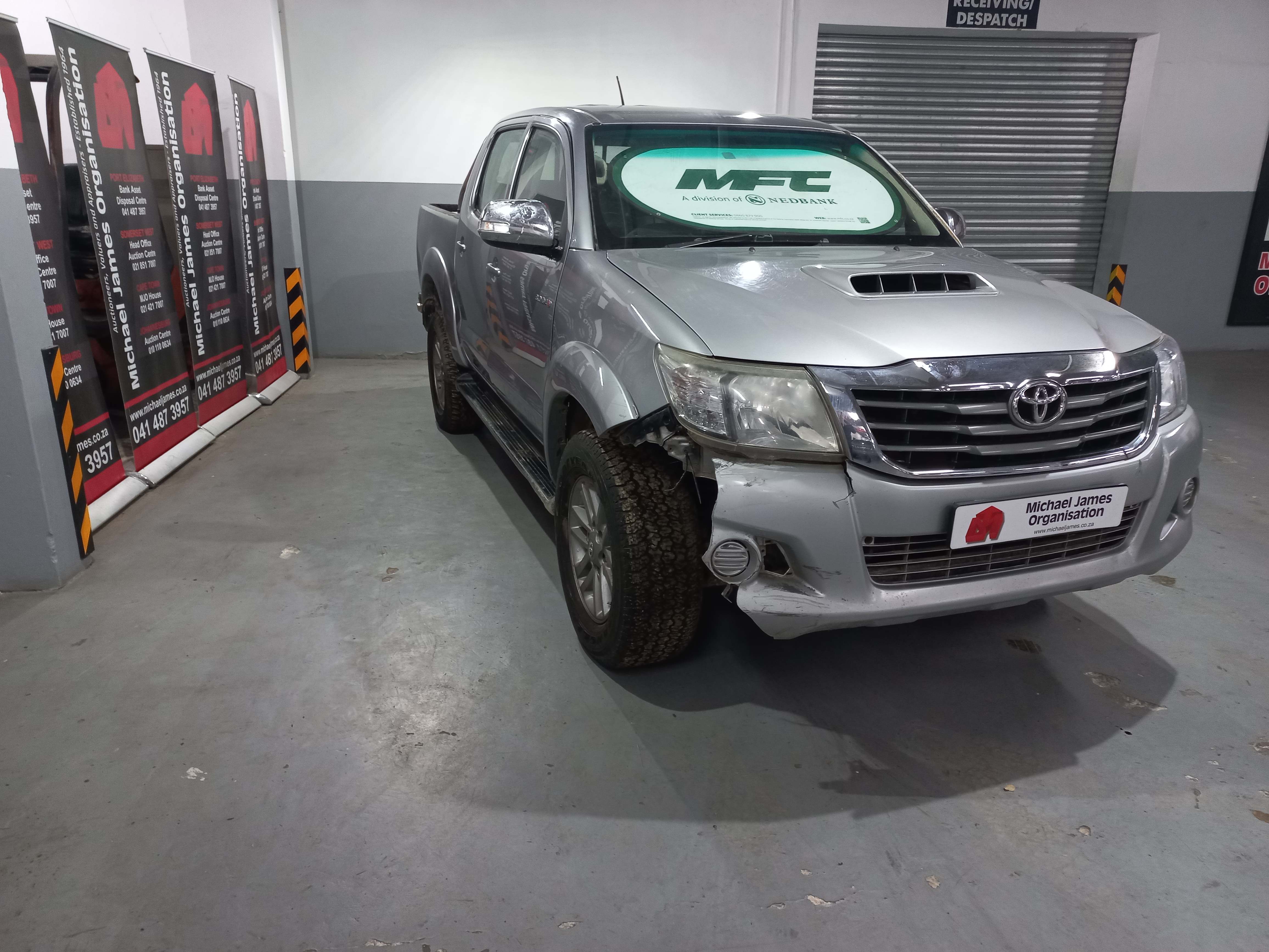 2015 Toyota Hilux 3.0 D-4D Legend 45 R/B A/T P/U D/C thumbnail 4