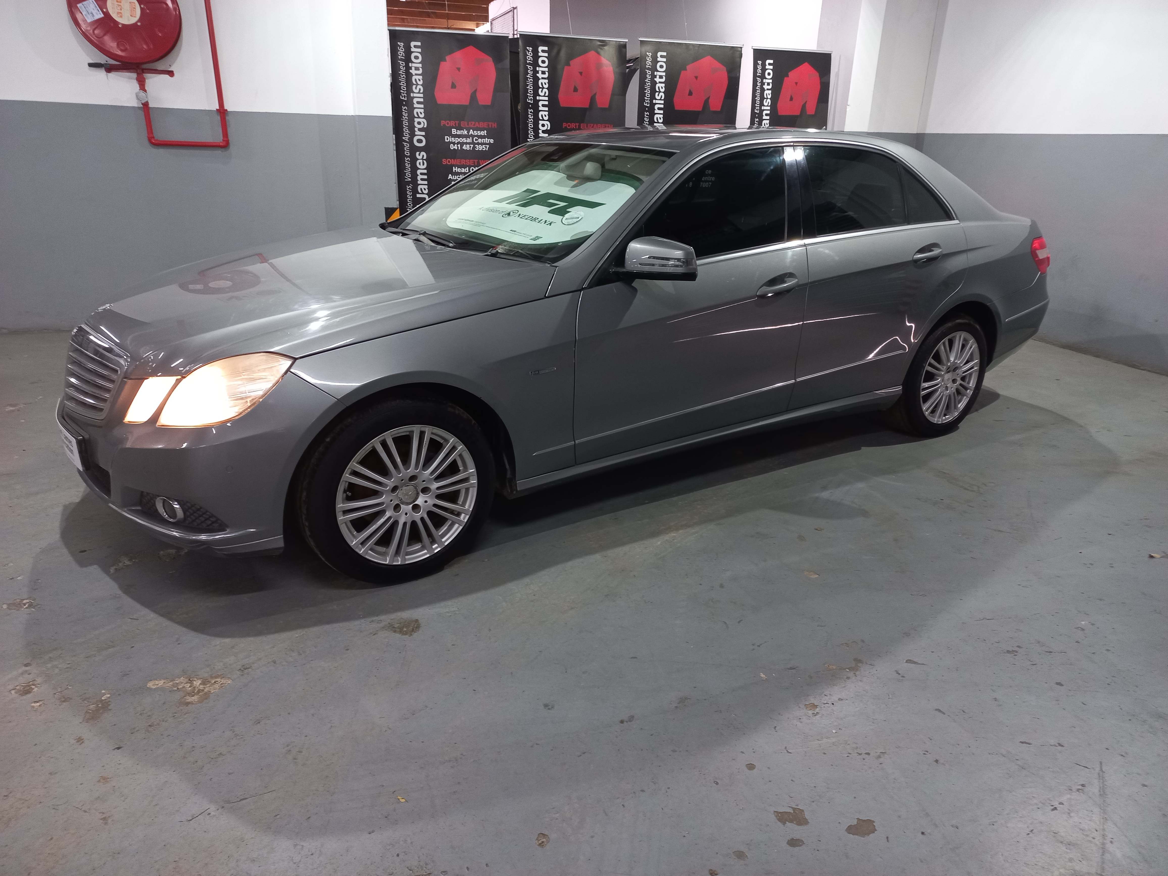 2010 Mercedes-Benz E200 CGI BE thumbnail 3