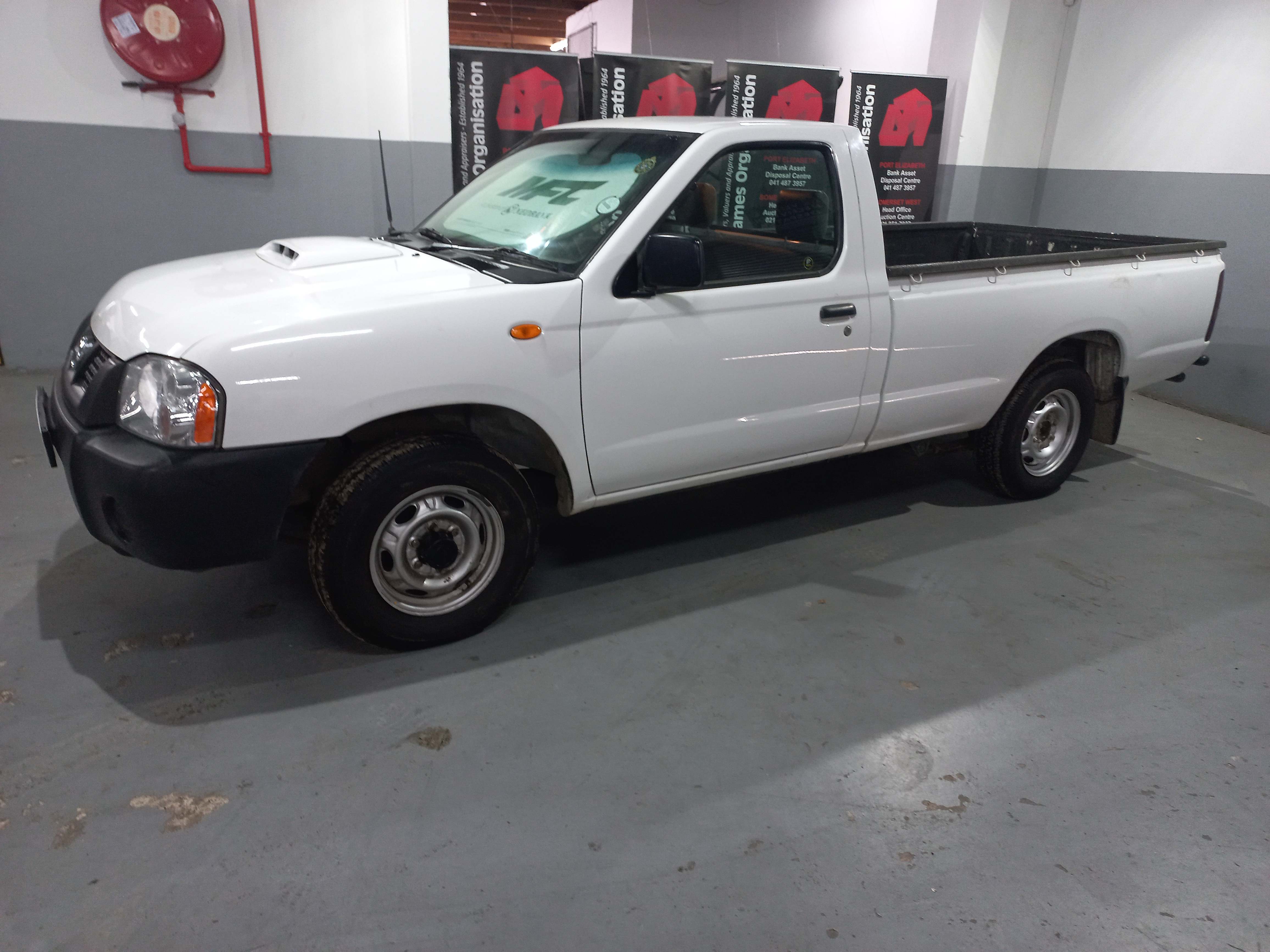2019 Nissan Hardbody NP300 2.5 TDI LWB P/U S/C thumbnail 3