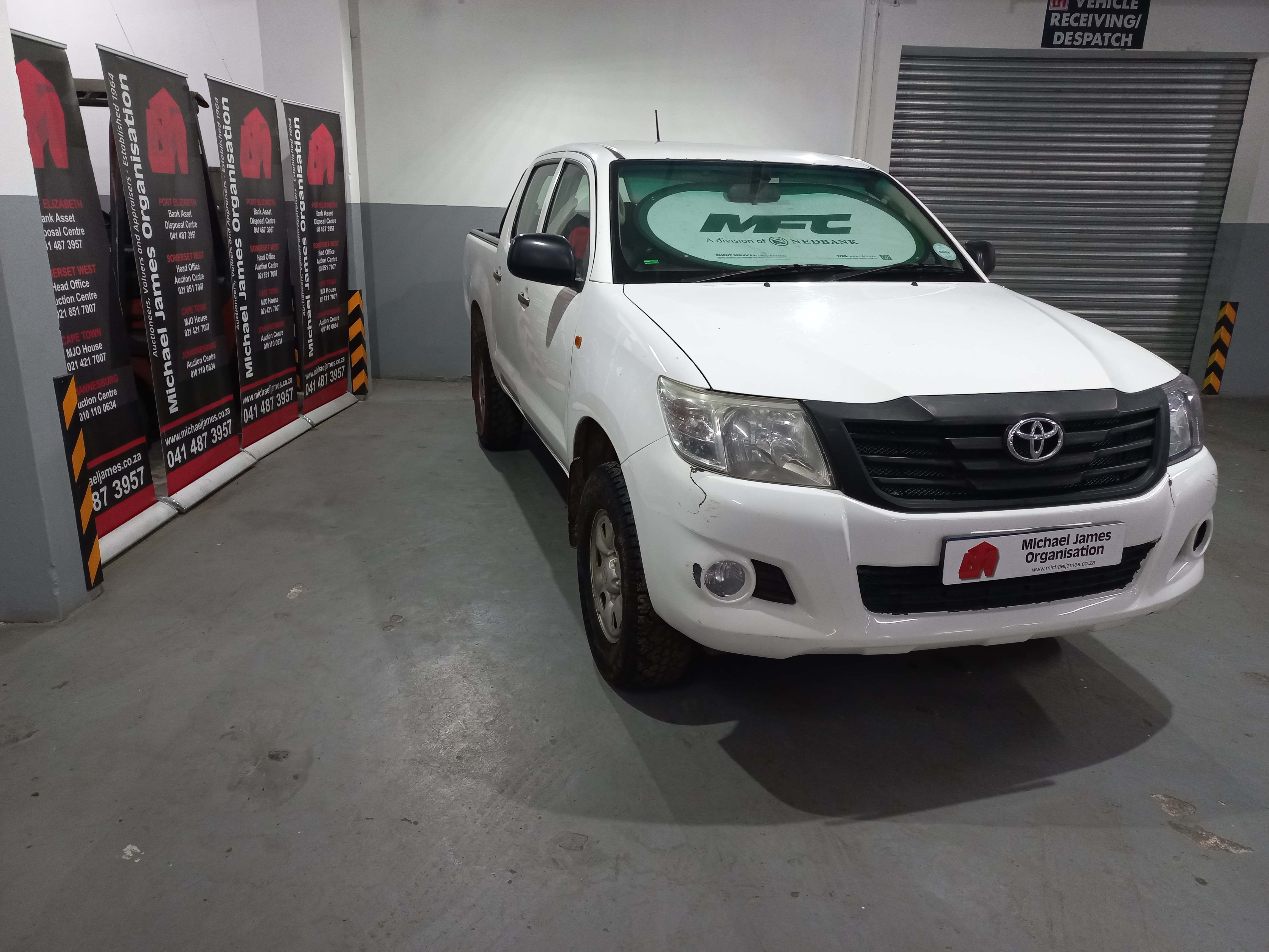 2013 Toyota Hilux 2.5 D-4D SRX 4X4 P/U D/C thumbnail 4