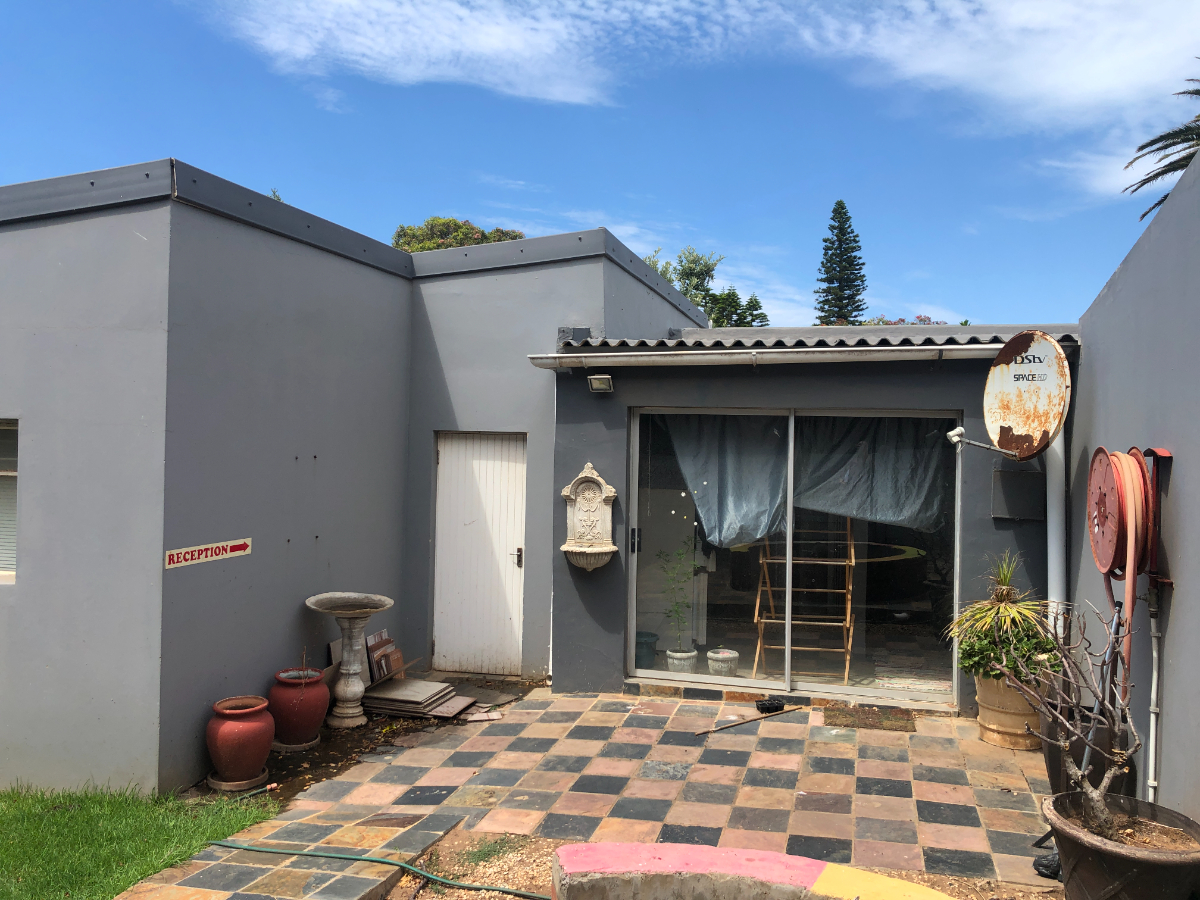 Two Bedroom Home With Three Outside Rooms thumbnail 3