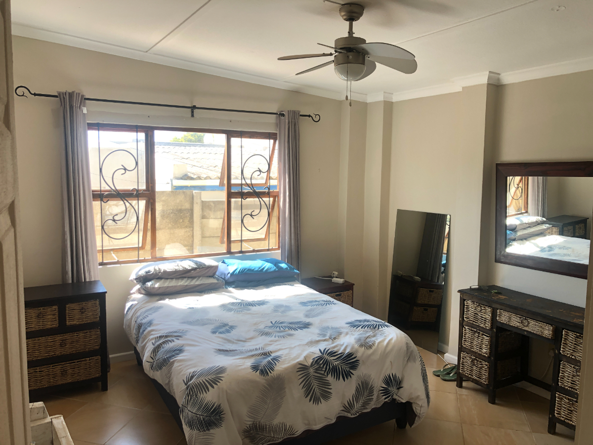 4 Bedroom Home Plus Flatlet thumbnail 4