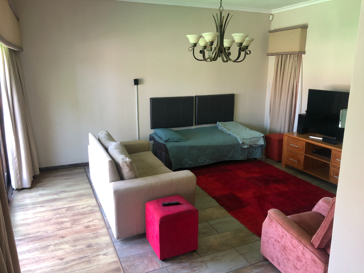 4 Bedroom Home Plus Flatlet thumbnail 8