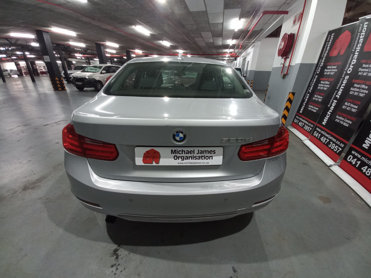 2015 BMW 320D Luxury Line A/T (F30) thumbnail 4
