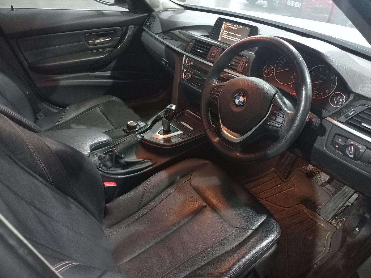 2015 BMW 320D Luxury Line A/T (F30) thumbnail 6
