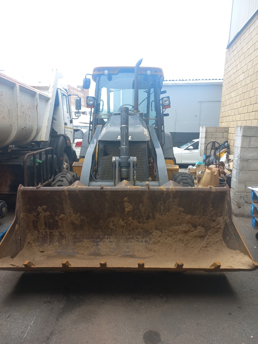 2016 Bell TLB 315SL 4X4 Backhoe Loader thumbnail 5