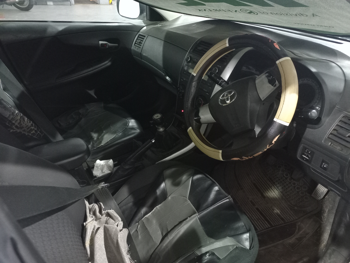 2011 Toyota Corolla 1.3 Professional thumbnail 5