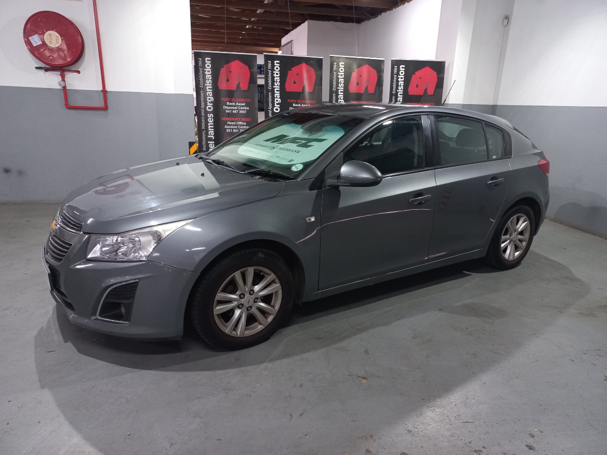 2013 Chevrolet Cruze 1.6 LS 5Dr thumbnail 2