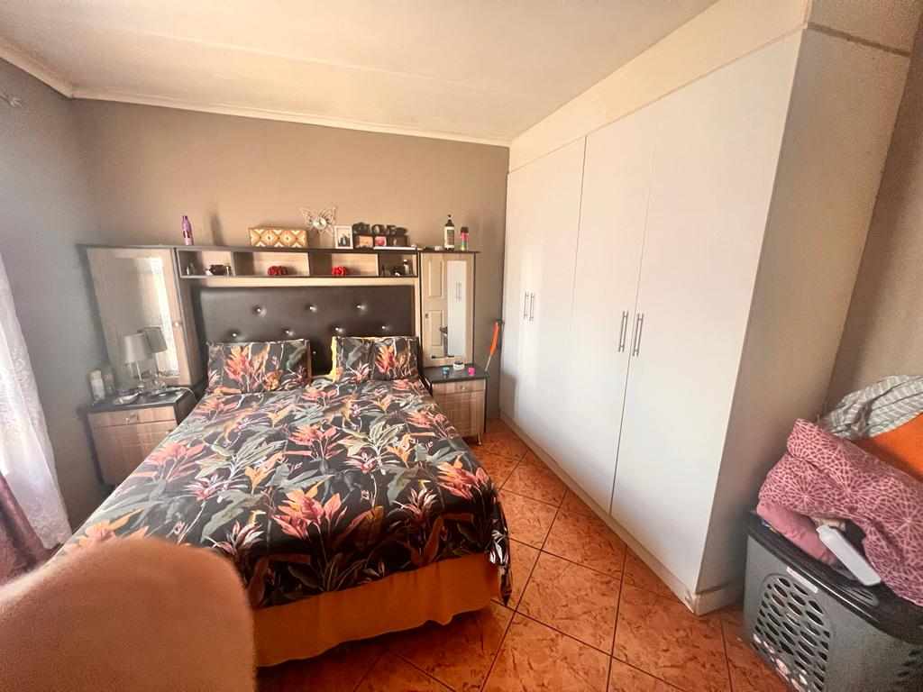 Three Bedroom Family Home - Buffalo Flats, East London thumbnail 6