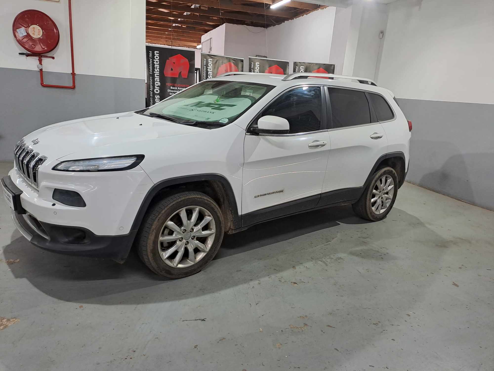 2014 Jeep Cherokee 3.2 Limited AWD A/T thumbnail 3