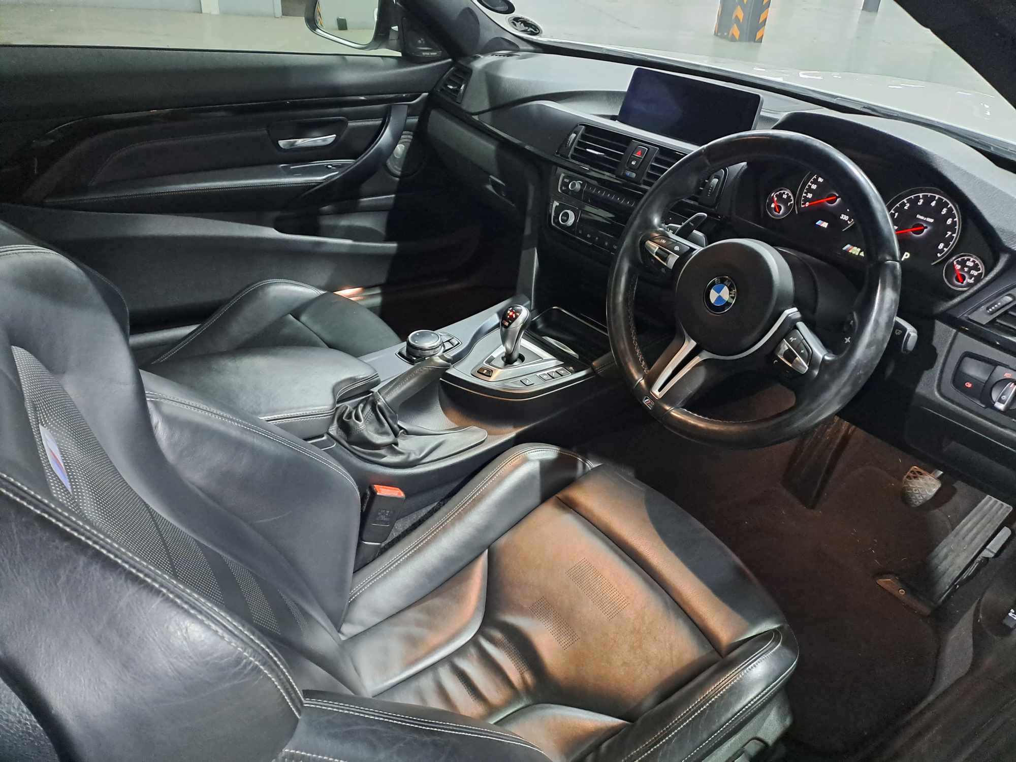 2014 BMW M4 Coupe M-DCT (F82) thumbnail 6