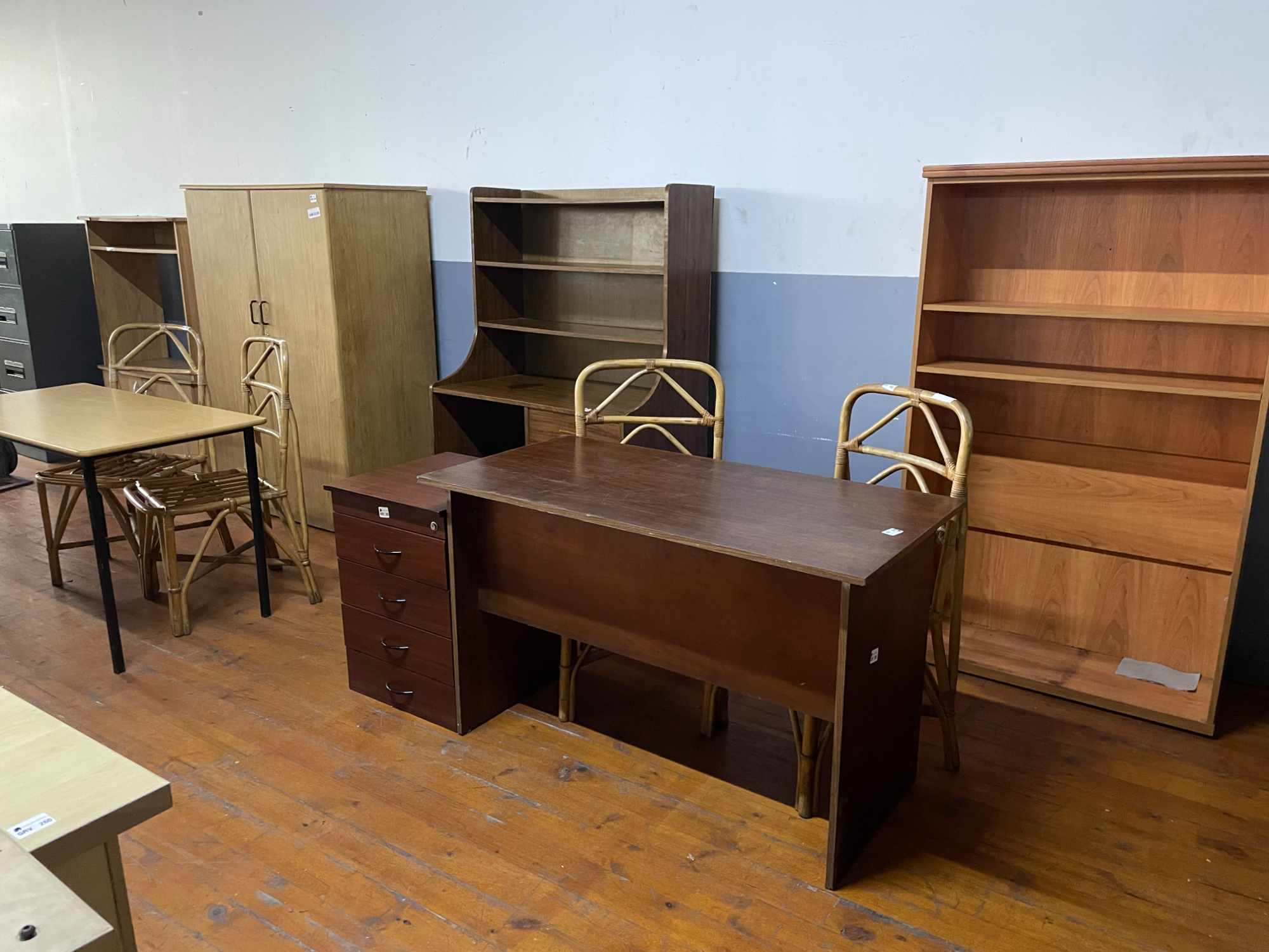 Furniture And Appliances - Gqeberha thumbnail 30