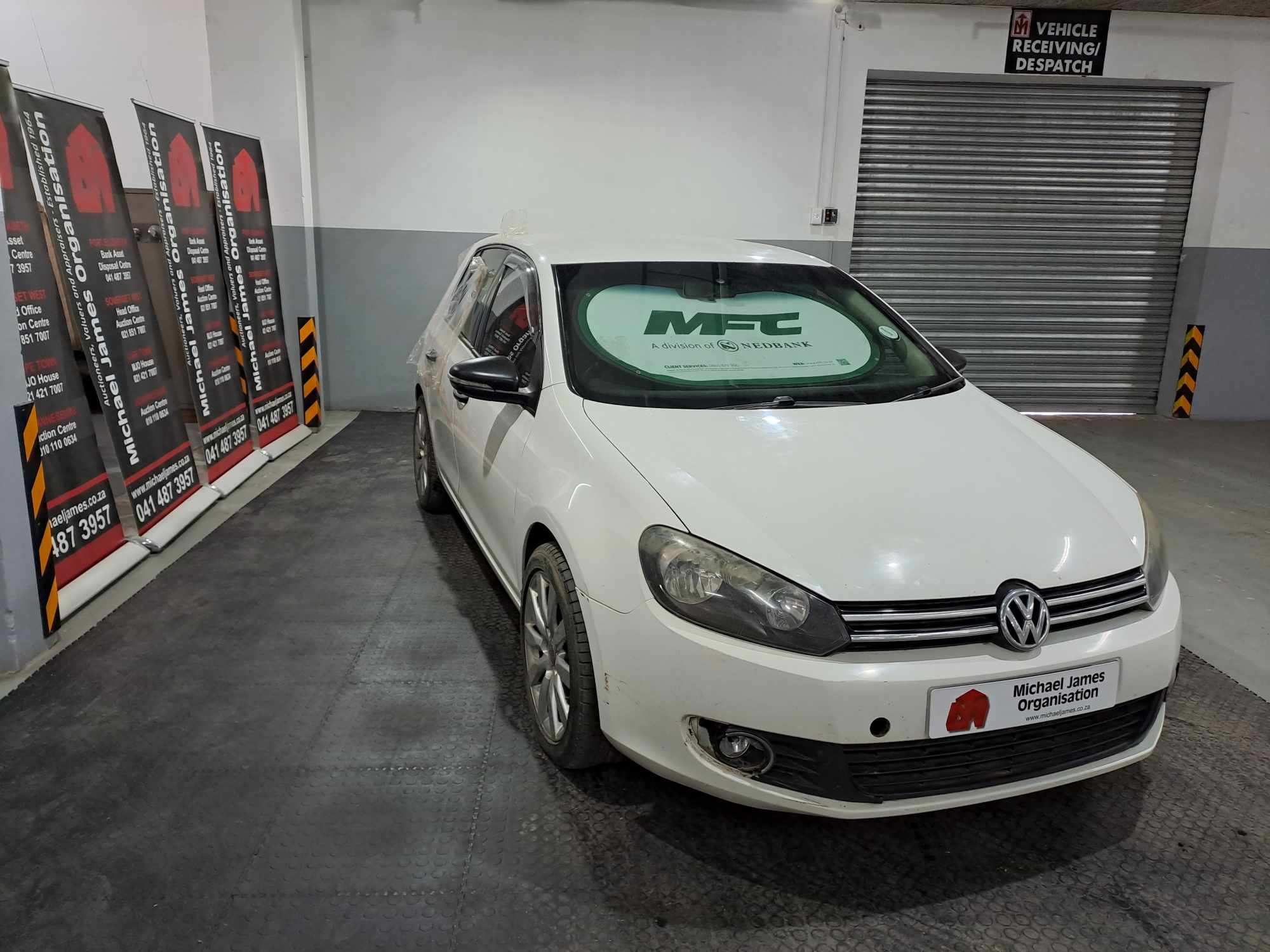 2011 Volkwagen Golf VI 1.6i Trendline thumbnail 5