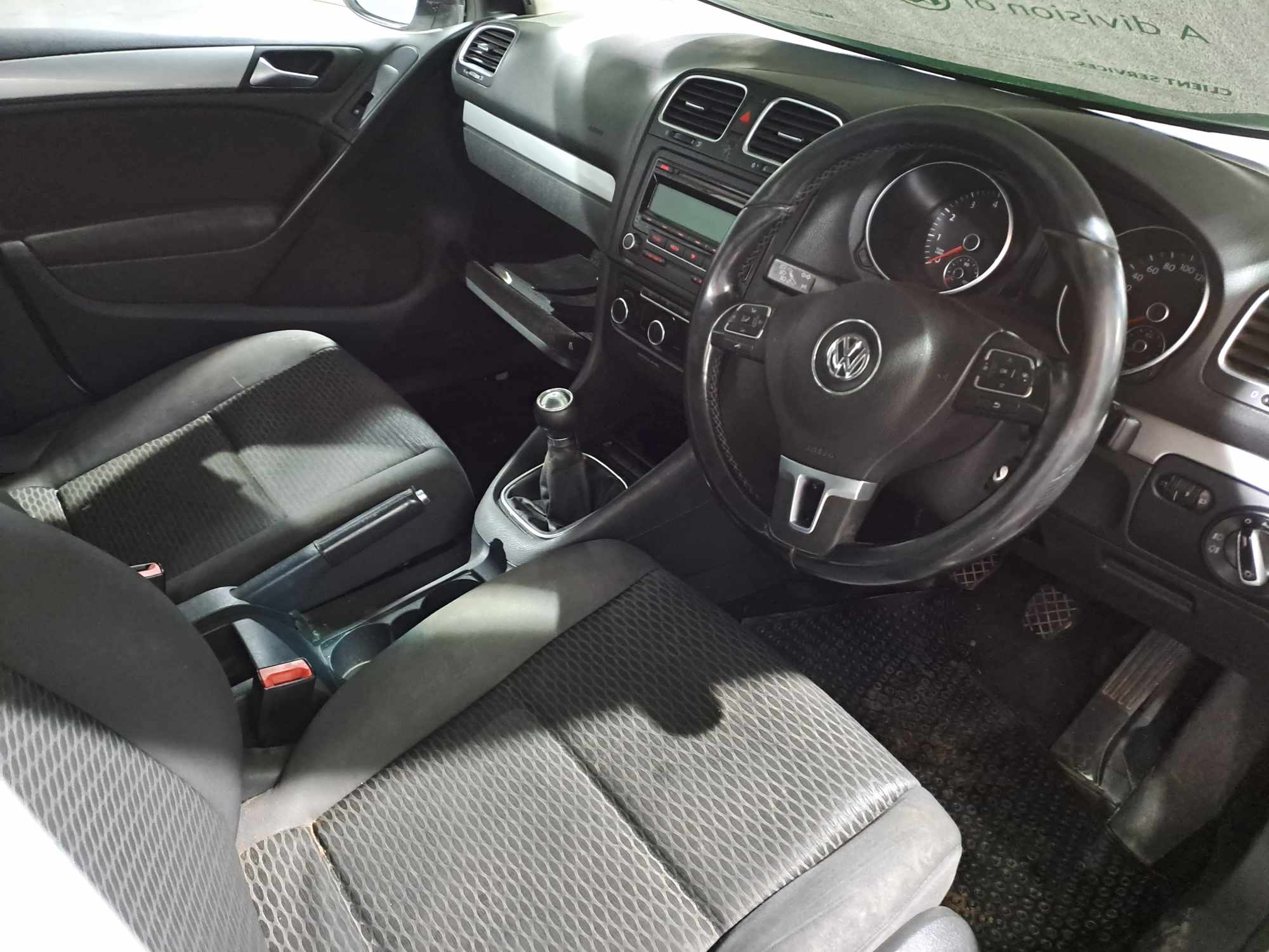 2011 Volkwagen Golf VI 1.6i Trendline thumbnail 6