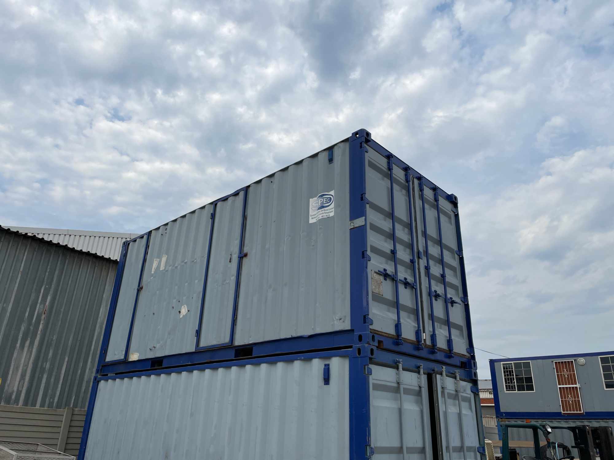 TLB, Bowsers, Trailers, Compressors, Scaffolding, Tools, and Office Furniture thumbnail 31