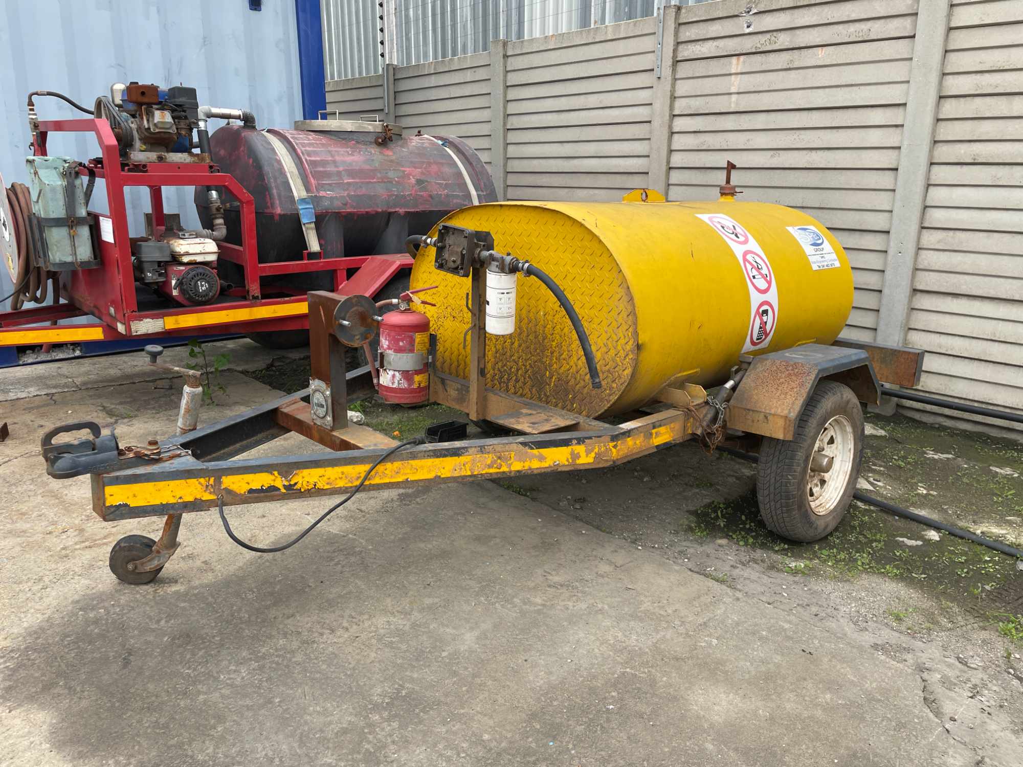 TLB, Bowsers, Trailers, Compressors, Scaffolding, Tools, and Office Furniture thumbnail 20