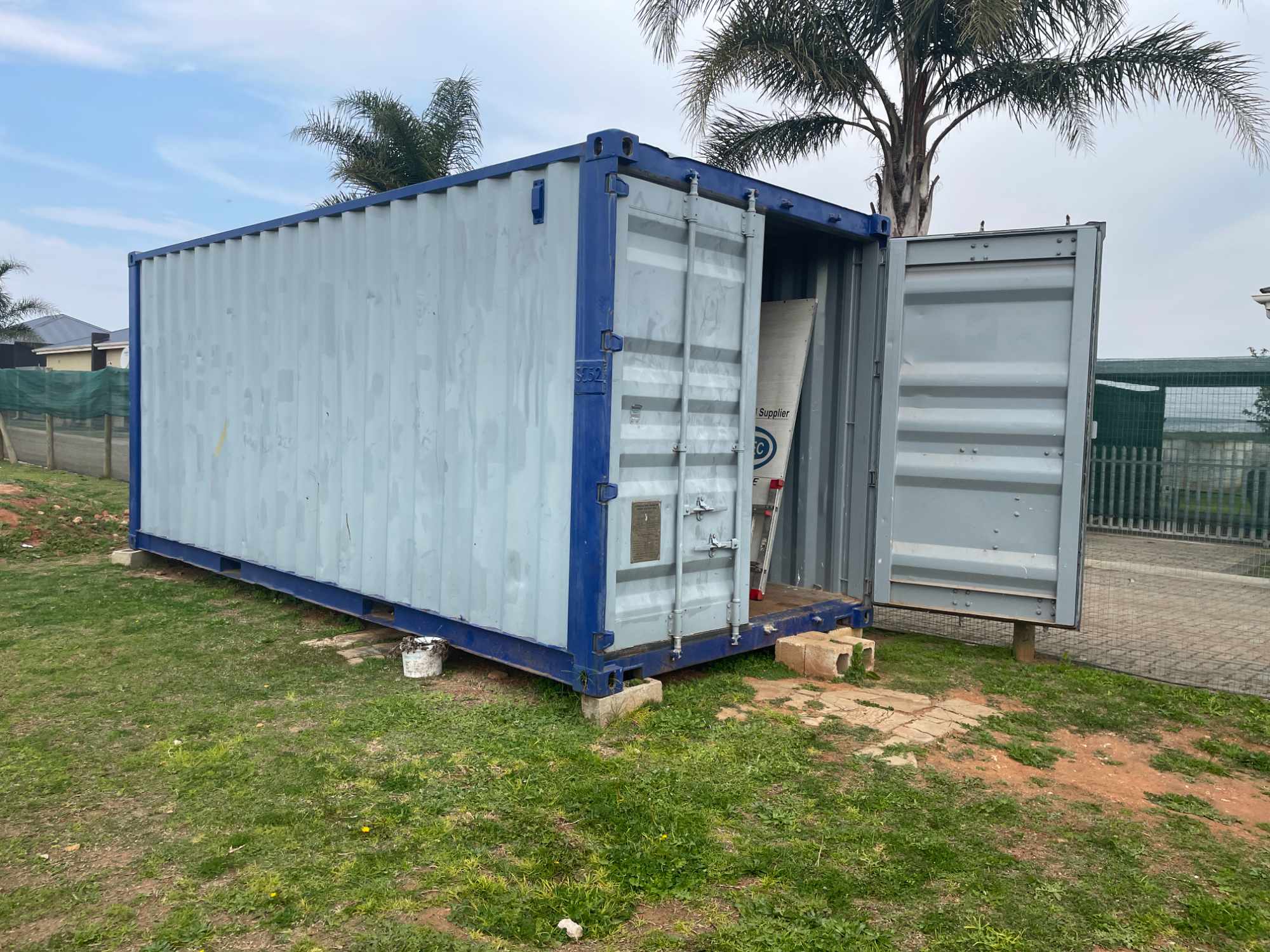 TLB, Bowsers, Trailers, Compressors, Scaffolding, Tools, and Office Furniture thumbnail 62