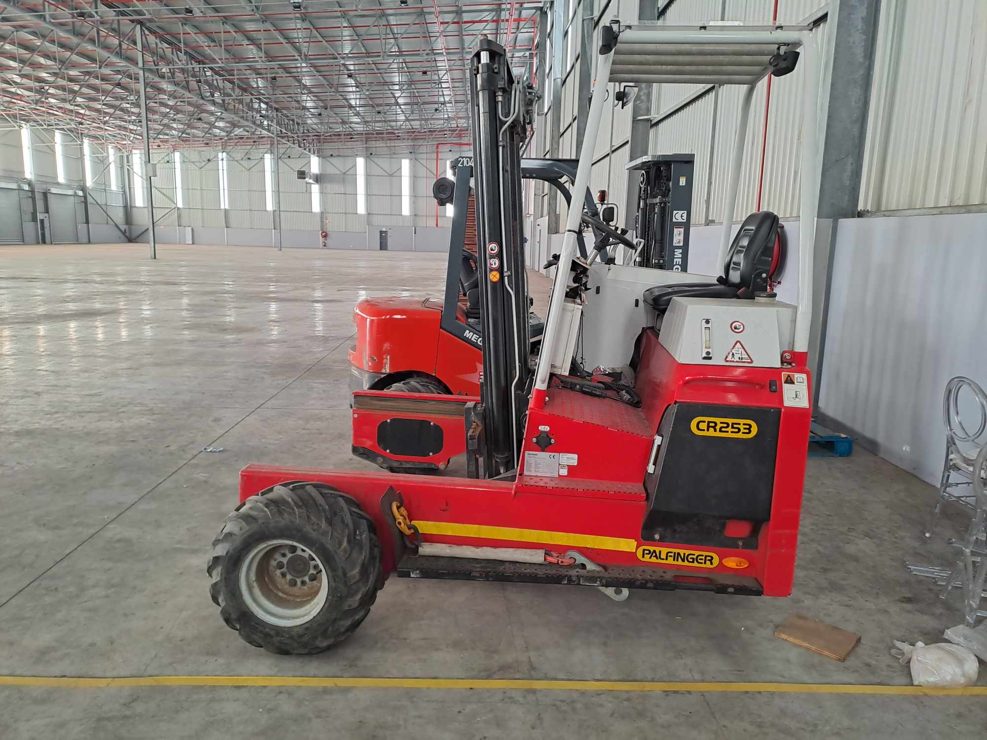 2.5 Ton Truck Mounted Forklift CR253 thumbnail 2