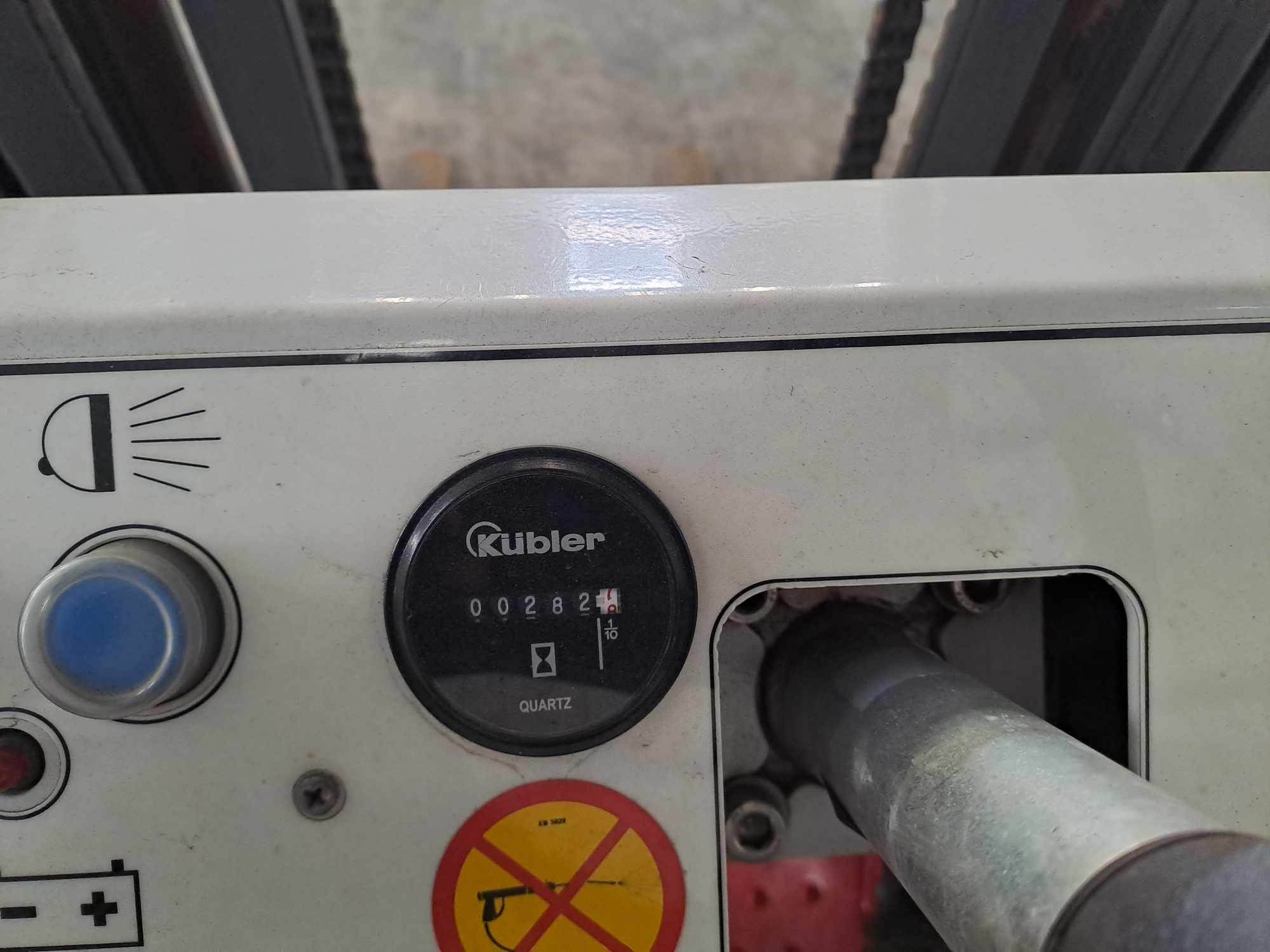 2.5 Ton Truck Mounted Forklift CR253 thumbnail 4