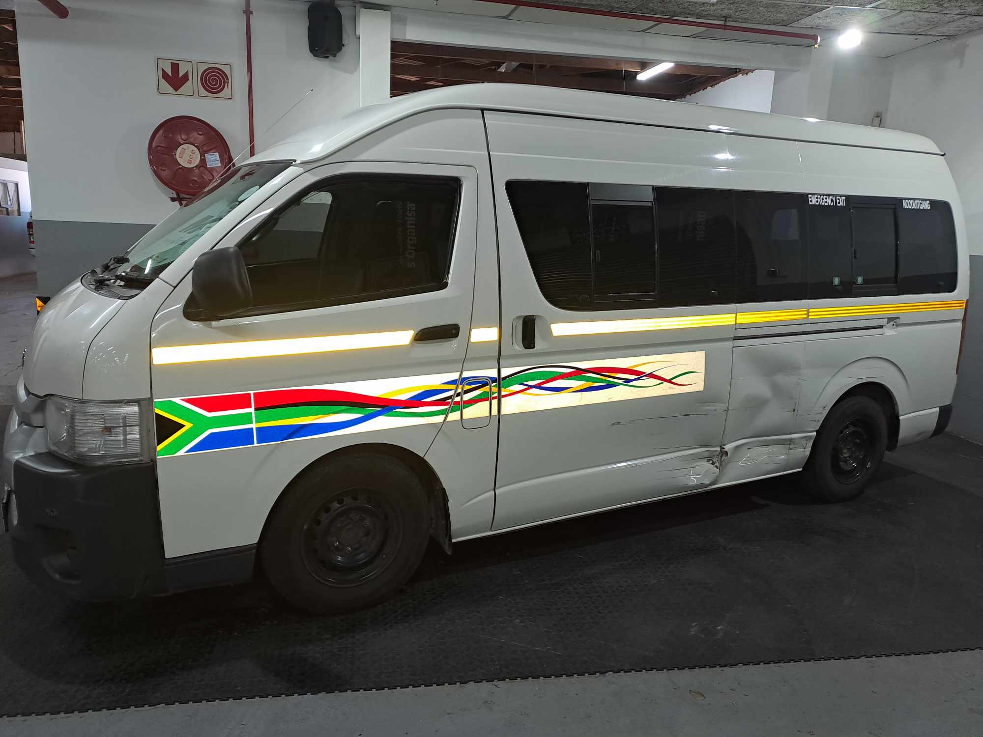 2021 Toyota Quantum / Hiace 2.5 D-4D Sesfikile 16s thumbnail 2