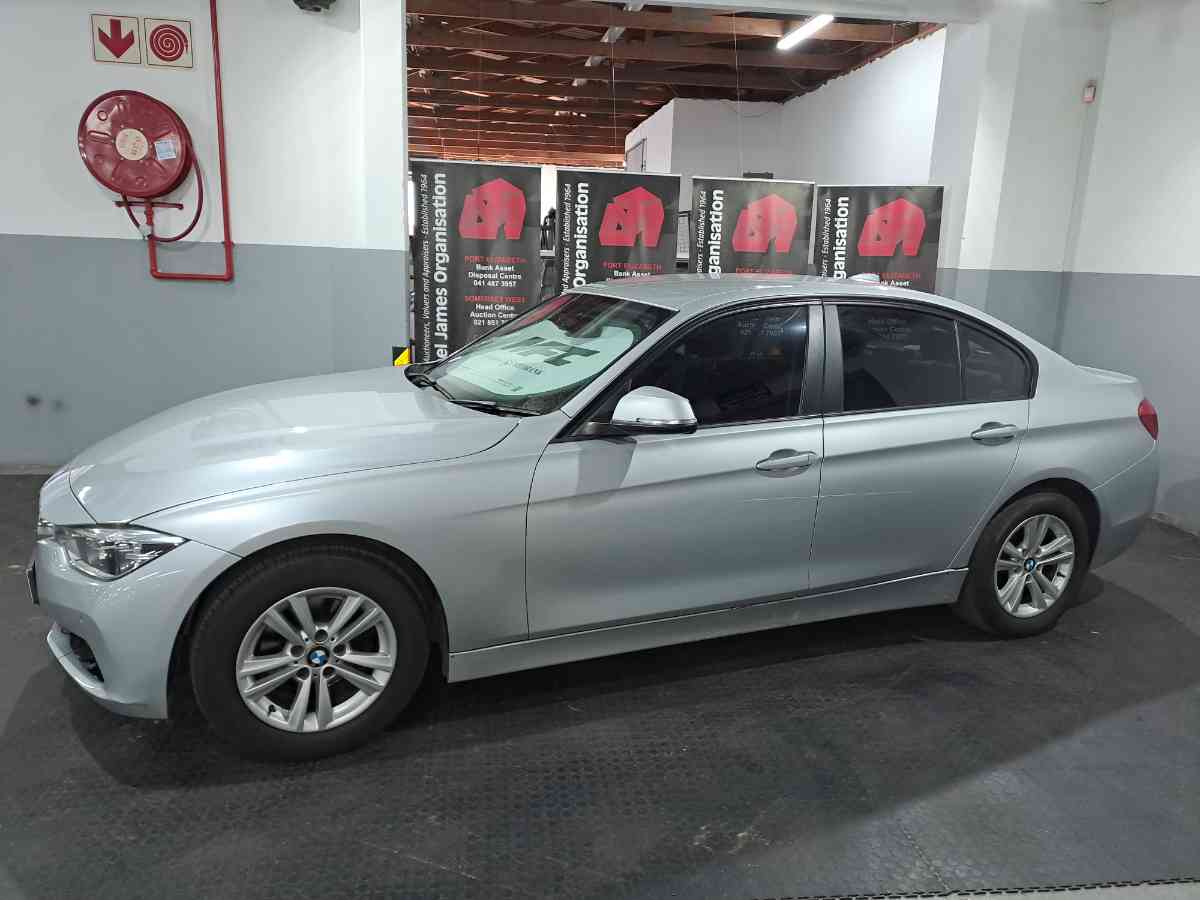 2018 BMW 320i A/T (F30)