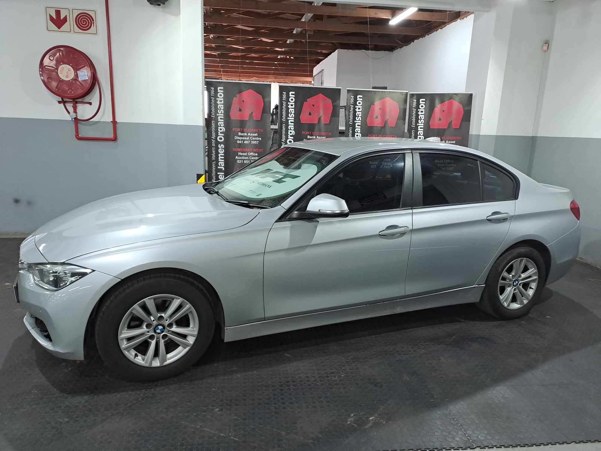 2018 BMW 320i A/T (F30) thumbnail 3
